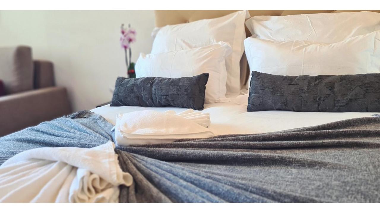 Rentalist Apartaments- Santa Catarina Porto Bagian luar foto